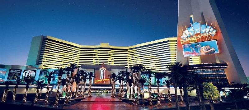 Essential Hotel By Stratosphere Las Vegas Exterior photo